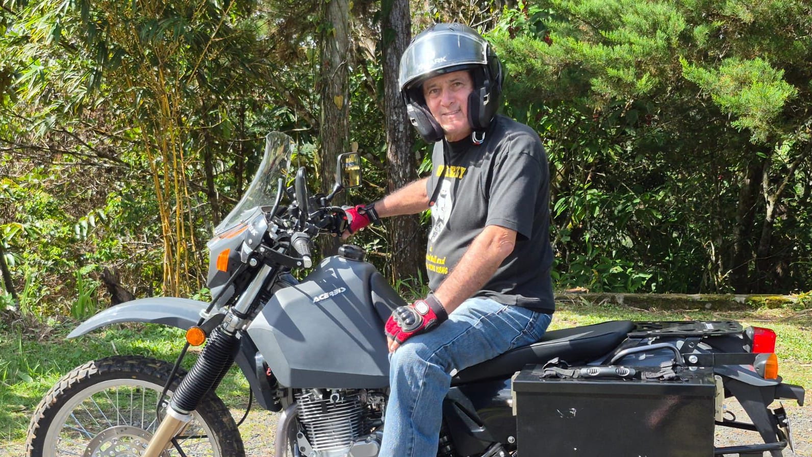 سافر من لندن إلى لاغوس في نيجيريا على دراجة نارية.. لماذا؟