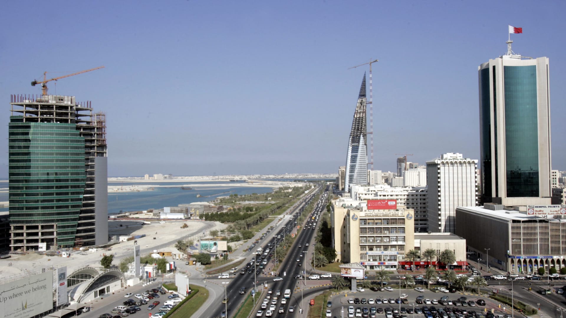 الجيش البحريني يكشف تفاصيل عن هجمات إيران على المملكة السبت