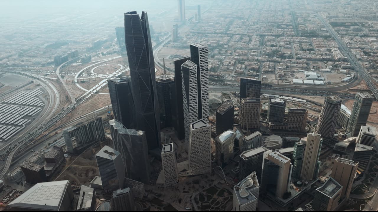 بالسعودية..هكذا يبدو أطول برج في الرياض بعدسة طائرة "درون"